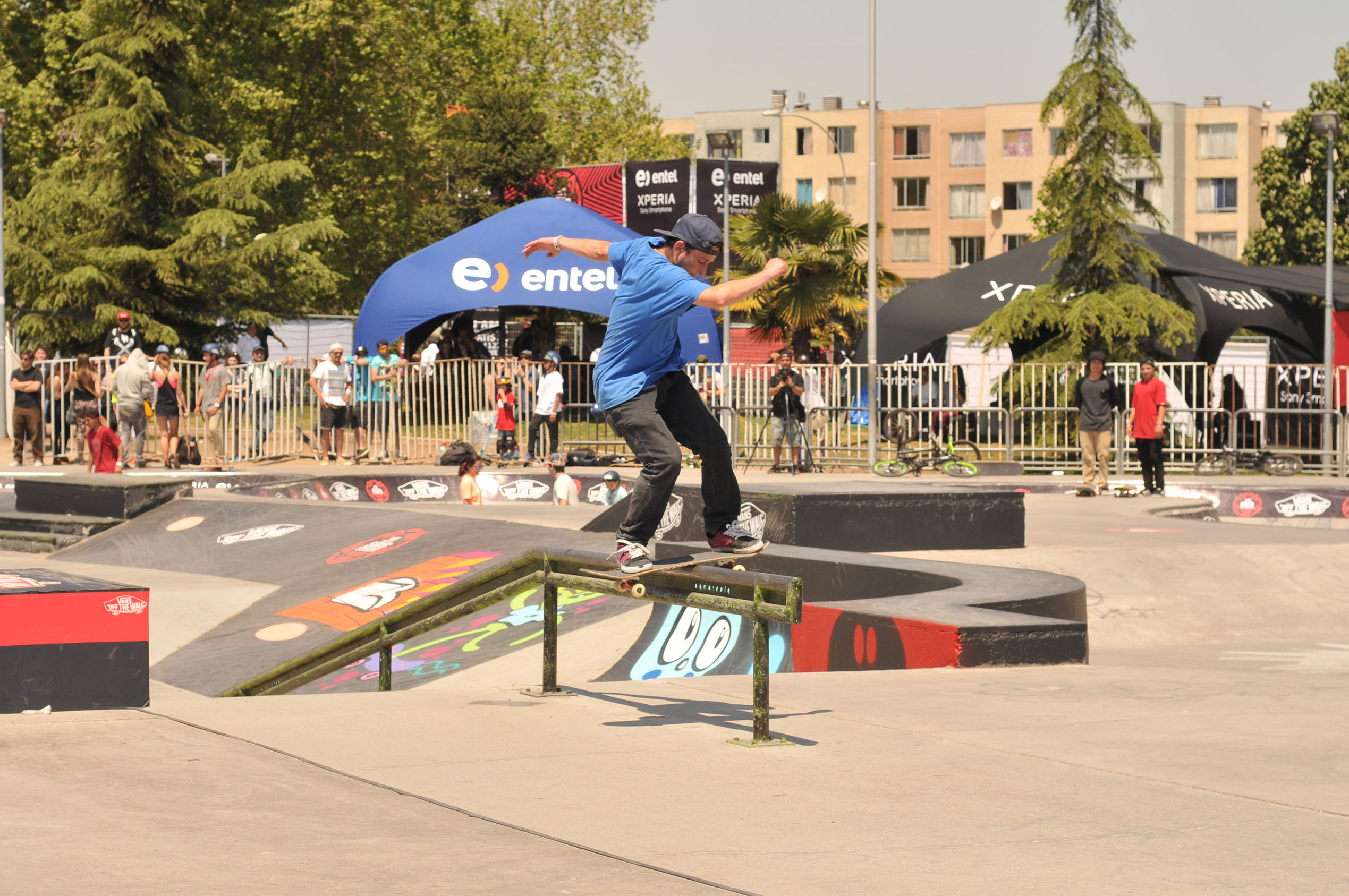 4_vans_royal_sidestripe